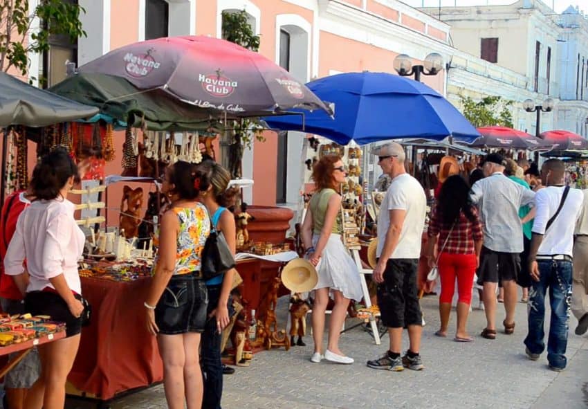 Cuba travel tips - Local market in Cuba